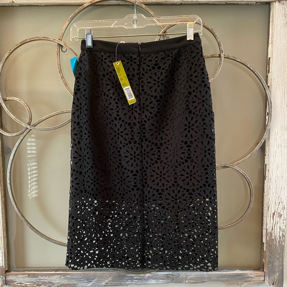 NWT-Gianni Bini Black, Cut Out skirt, XS - Picture 5 of 8